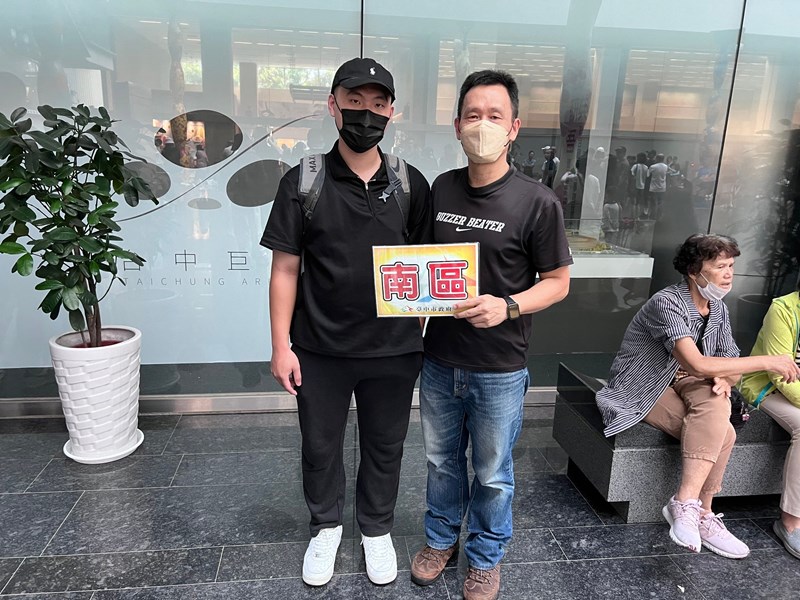 南區役男合影留念
