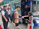 役男搭車從軍去