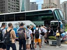 役男搭車從軍去
