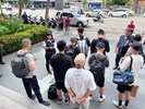 區公所李美麗區長與人文課王龍貴課長關心役男從軍心情並詢問有無問題