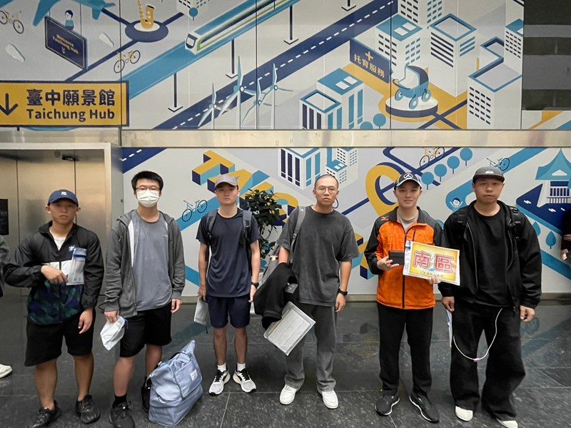 南區役男合影留念