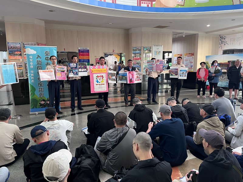 台中市南區區公所人文課王龍貴課長政令宣導並宣傳各項活動例如台中購物節與跨年活動