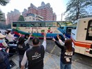 台中市南區李美麗區長與人文課王龍貴課長依依揮手送別從軍役男