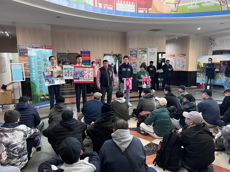 台中市南區區公所人文課王龍貴課長對從軍役男政令宣導與宣傳活動如台中購物節與跨年活動等