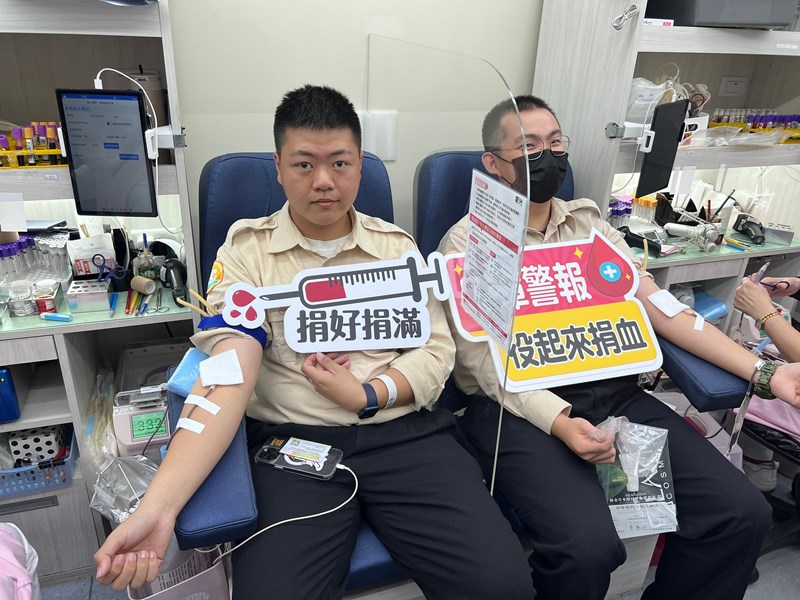 南區替代役役男勇敢挽起衣袖捐血做公益並宣傳捐血活動