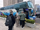 全體從軍役男搭車入營去