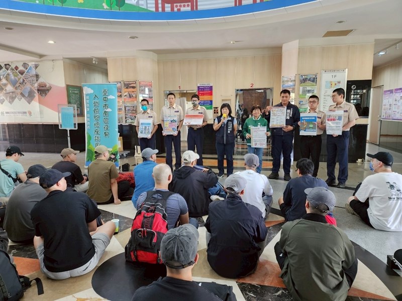 台中市南區區公所李美麗區長對從軍役男政令宣導並宣傳活動