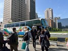 空軍從軍役男搭車入營去