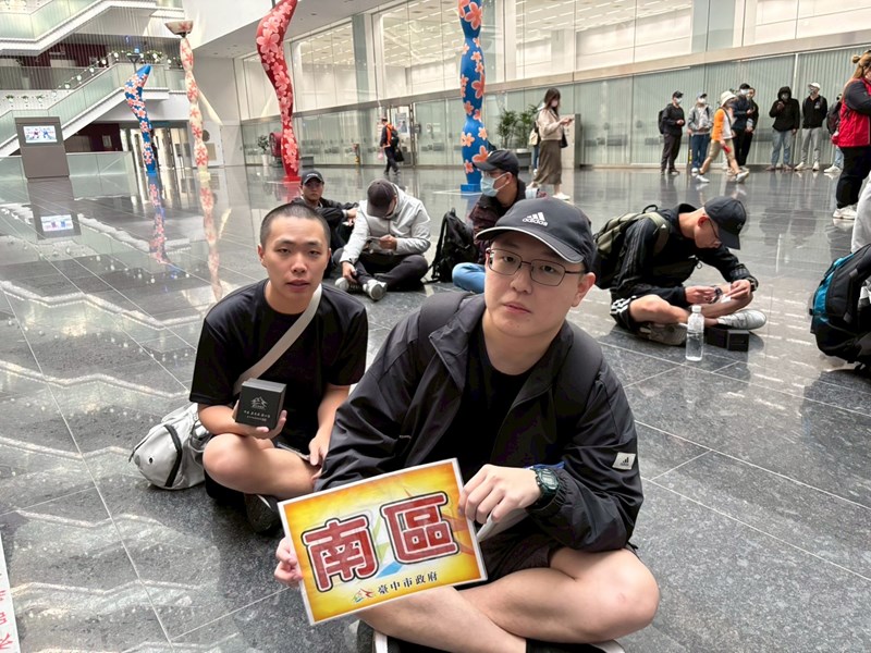 台中市南區陸軍從軍役男合影留念