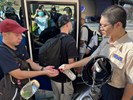 台中市南區區公所李美麗區長與人文課陳榮庭課長重視送兵活動的衛生防疫措施
