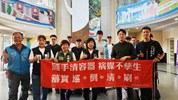 台中市南區區公所李美麗區長及羅廷瑋立法委員與人文課陳榮庭課長與從軍役男合影留念並政令宣導