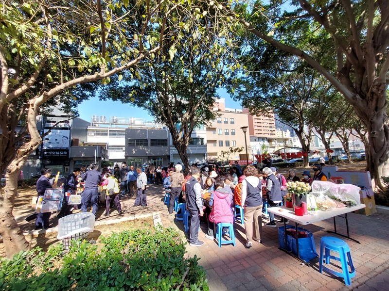 金馬迎春插年花  名師揮毫在工學7