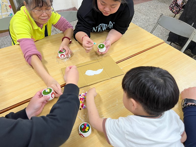 新春團拜暨元宵節彩繪燈籠活動13