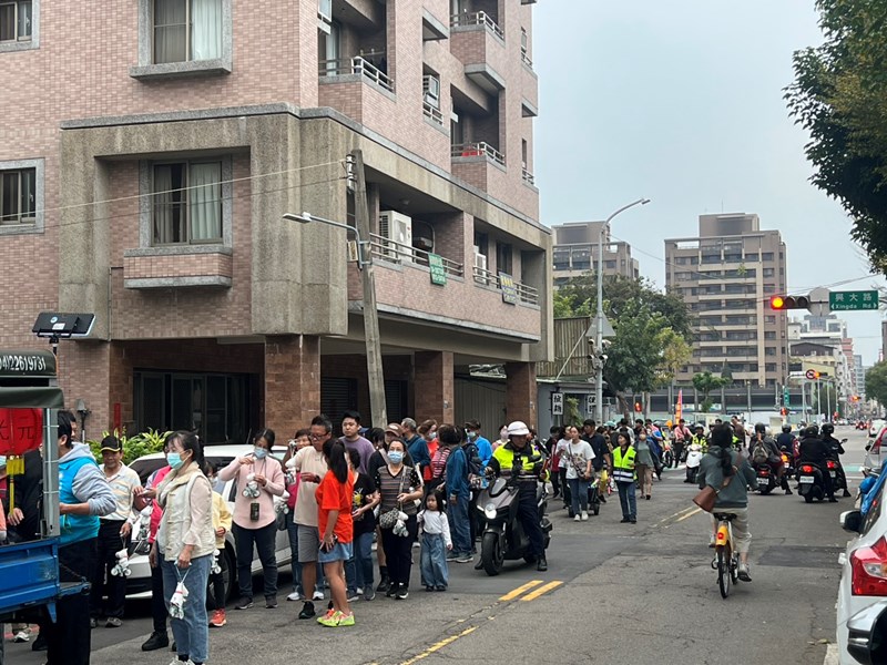 國光里歡慶元宵佳節 提燈踩街福滿迎新春9