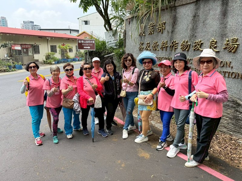 台中市南區區公所李美麗區長帶領民政志工與「火柴故事館」志工團隊前往南投日月潭地區教育訓練實況