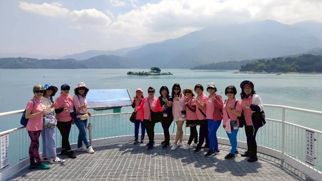 台中市南區區公所李美麗區長帶領民政志工與「火柴故事館」志工團隊前往南投日月潭地區教育訓練實況