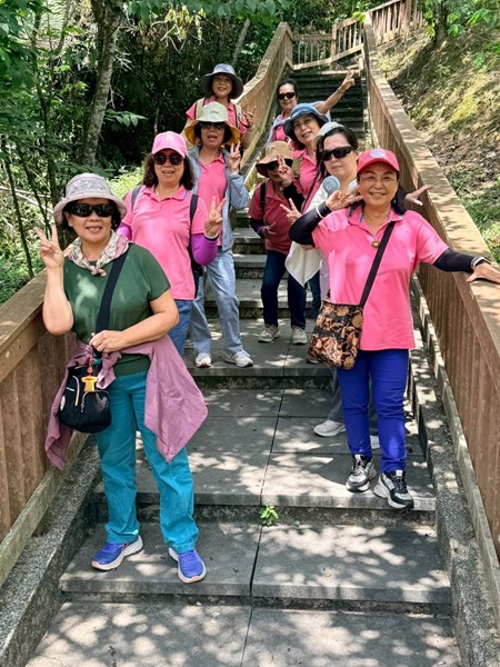 台中市南區區公所李美麗區長帶領民政志工與「火柴故事館」志工團隊前往南投日月潭地區教育訓練實況