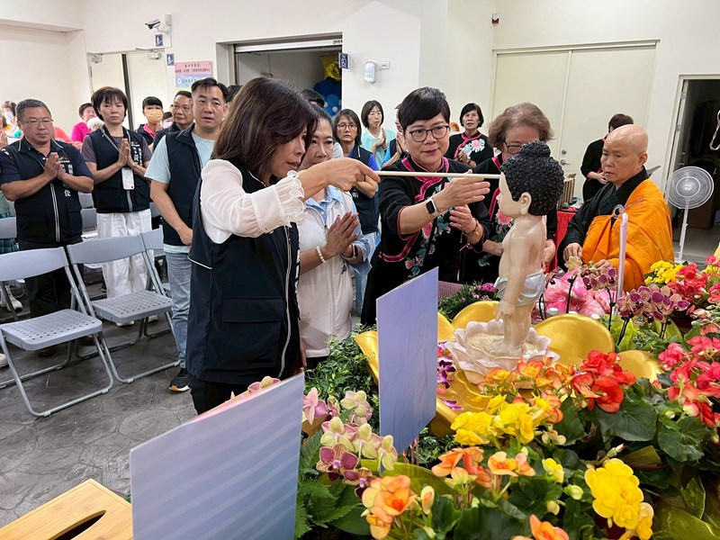 台中市南區區公所舉行 浴佛節 慶祝佛陀聖誕實況