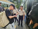 台中市南區區公所李美麗區長與人文課李文武課長重視送兵活動中從軍役男衛生防疫措施