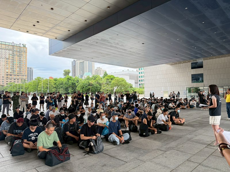 台中市政府長官對從軍役男政令宣導及宣傳115學年度起台中市公立與私立國中小營養午餐全面免費等活動