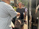 台中市南區區公所李美麗區長與人文課李文武課長重視送兵活動中從軍役男衛生防疫措施