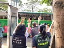 台中市南區區公所李美麗區長與人文課李文武課長與諸位貴賓向從軍役男依依揮手送別
