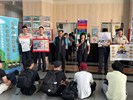 台中市南區區公所李美麗區長與人文課李文武課長對從軍役男政令宣導如反詐騙及宣傳115學年度起台中市公立與私立國中小營養午餐全面免費等活動